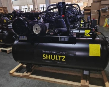 מדחסי אוויר תעשייתיים של SHULTZ נשלחו בעומס מיכל מלא לדרום אמריקה, מופעל על י...